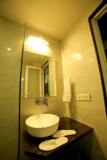 Bathroom 3, Vijay Vilas Hotel & Convention Hall, Agra