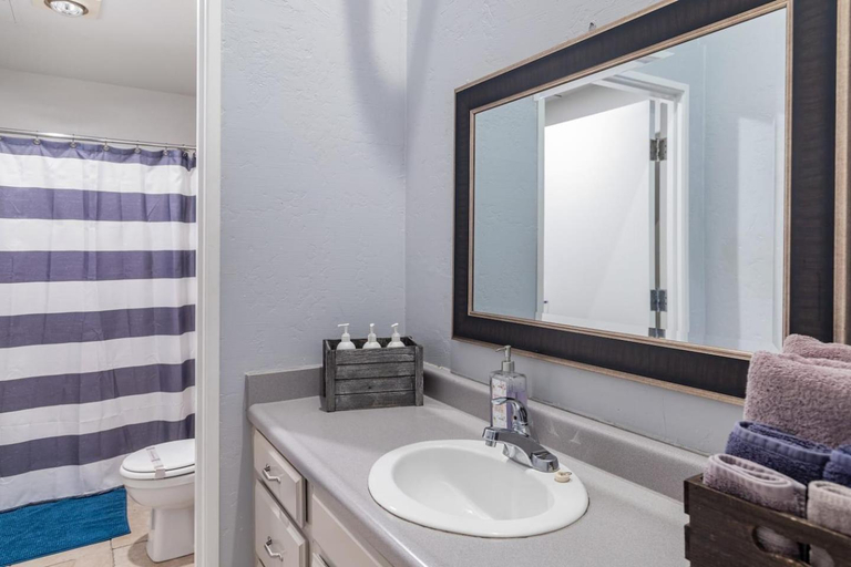 Bathroom 3, Free Parking Loft Suite Walk to Conv Center, San Diego