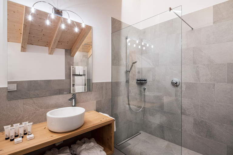 Bathroom 5, Hotel Antines, Bolzano