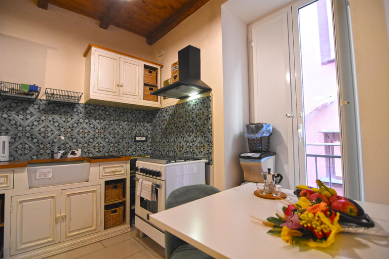 Others 5, Casa Giola, Napoli
