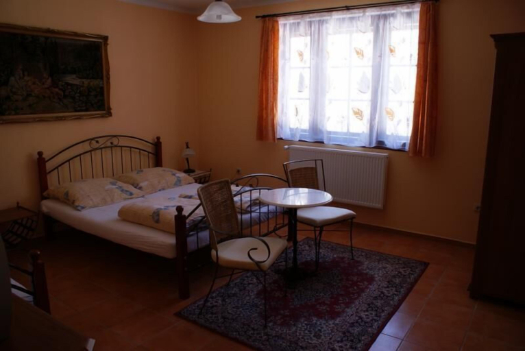 Bedroom 2, Penzion Albatros, Český Krumlov