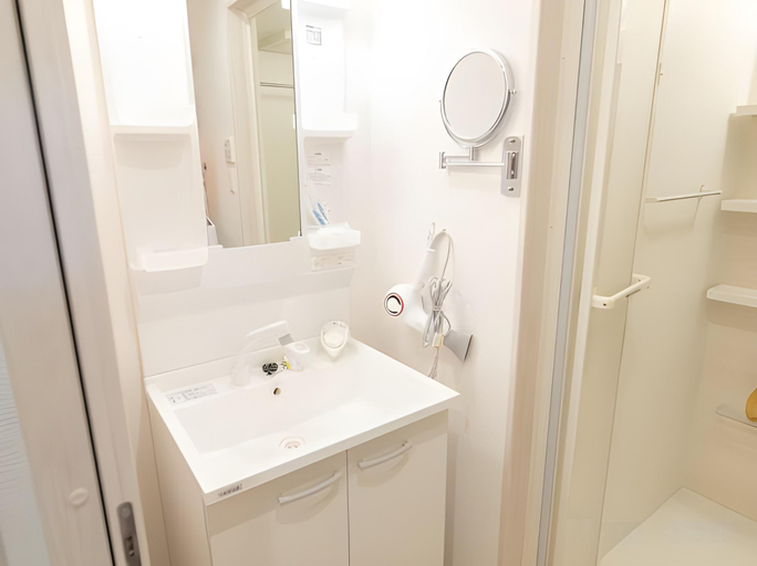 Bathroom 2, Guest House Nisso, Osaka