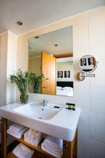 Bathroom 4, The Athens Gate Hotel, Attica