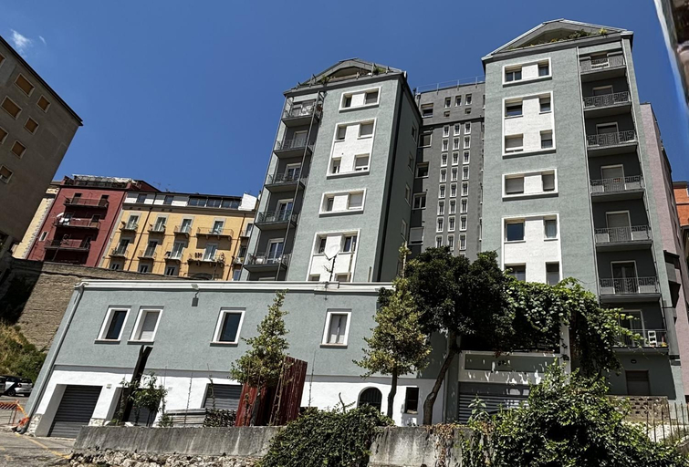 Others 2, ESSENTIAL ROOM & PARKING in Centro Citta con Parcheggio Privato e WIFI, Potenza