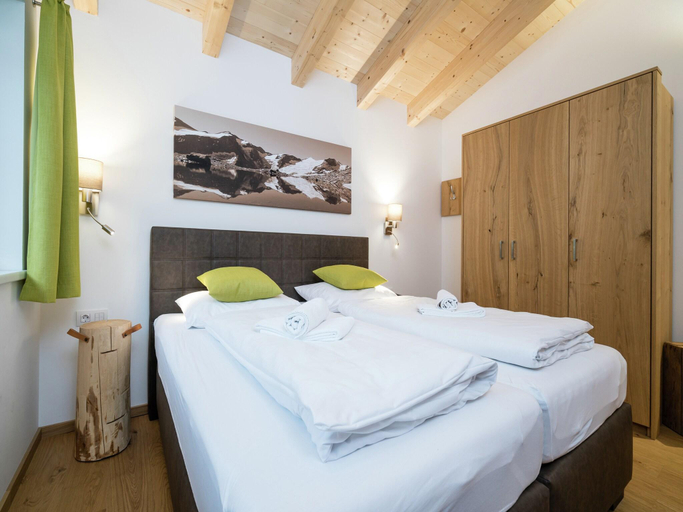 Others 5, Chalet in Piesendorf near Ski Slopes, Zell am See