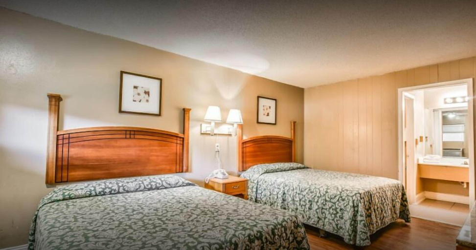 Bedroom 2, Economy Hotel Memphis, Shelby