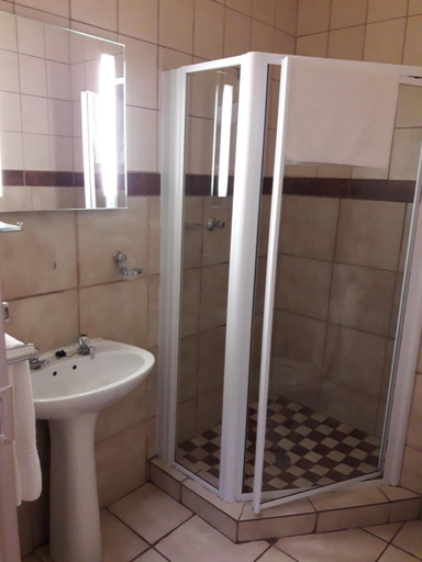 Bathroom, Airport Hotel, Frances Baard