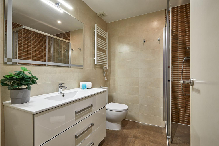 Bathroom 3, BBarcelona Urban Apartments, Barcelona