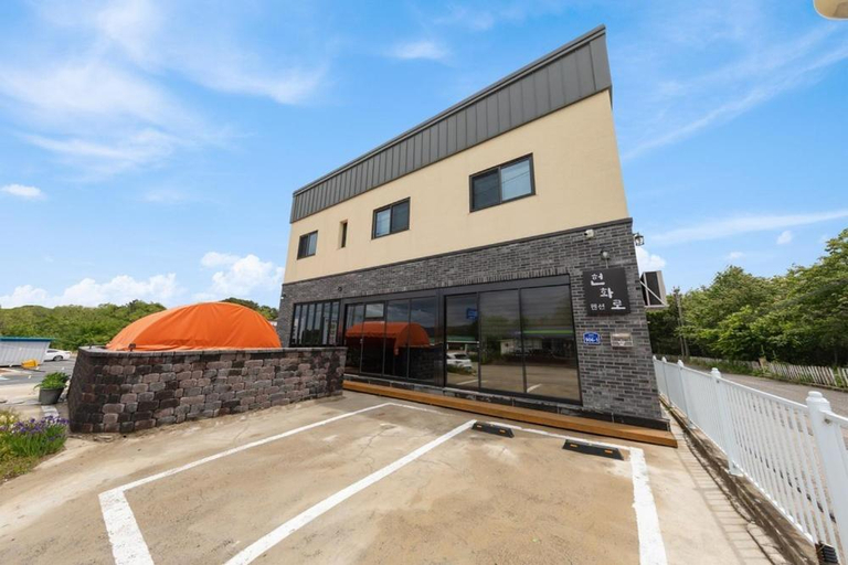 Exterior & Views 1, Gangneung Heonhwa-ro Pension, Gangneung