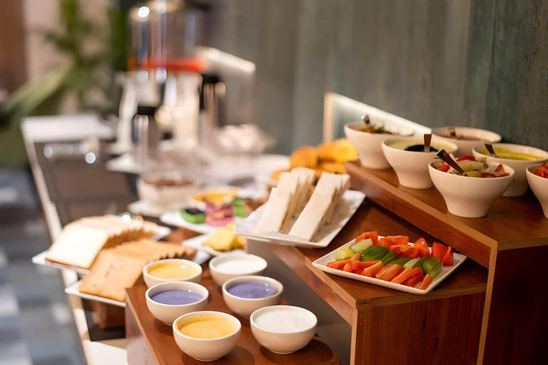 Food & Drinks 4, Regenta Place Raaj Agra, Agra