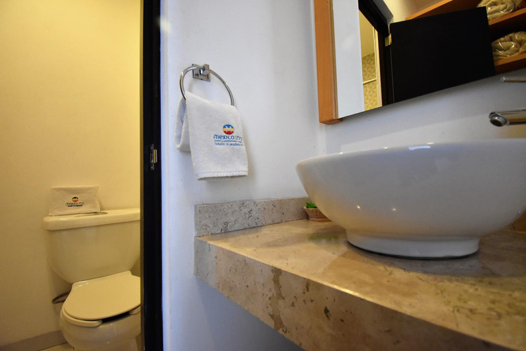Bathroom 4, Hotel Mexico Inn Express, Salamanca