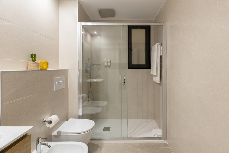Bathroom 4, Cosmo Apartments Consell de Cent - Plaza Universitat, Barcelona