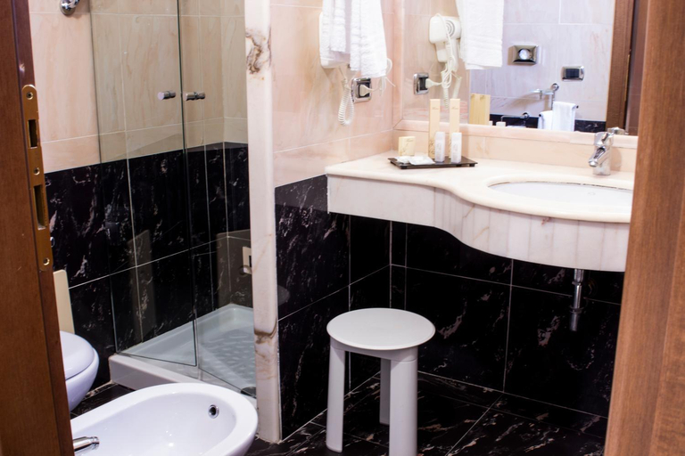 Bathroom 4, Hotel Paradiso, Caserta