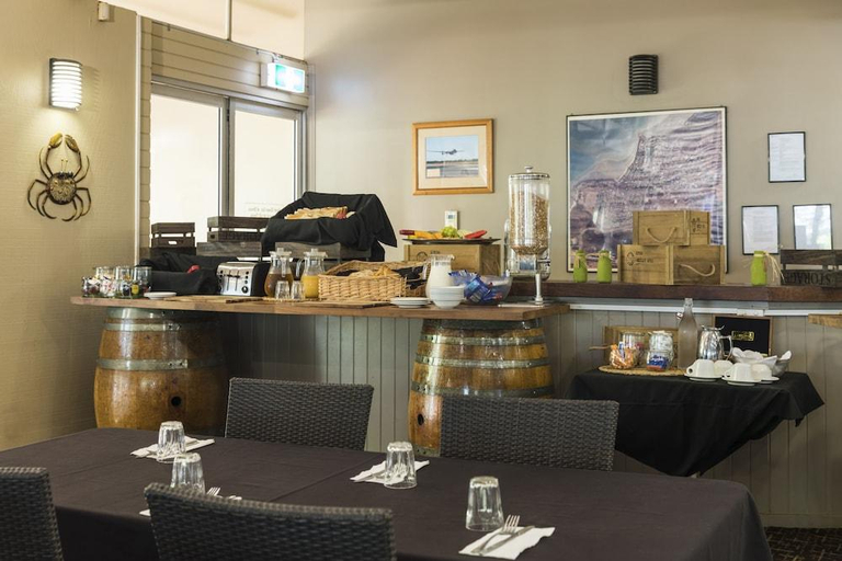 Food & Drinks 4, Albatross Bay Resort, Weipa
