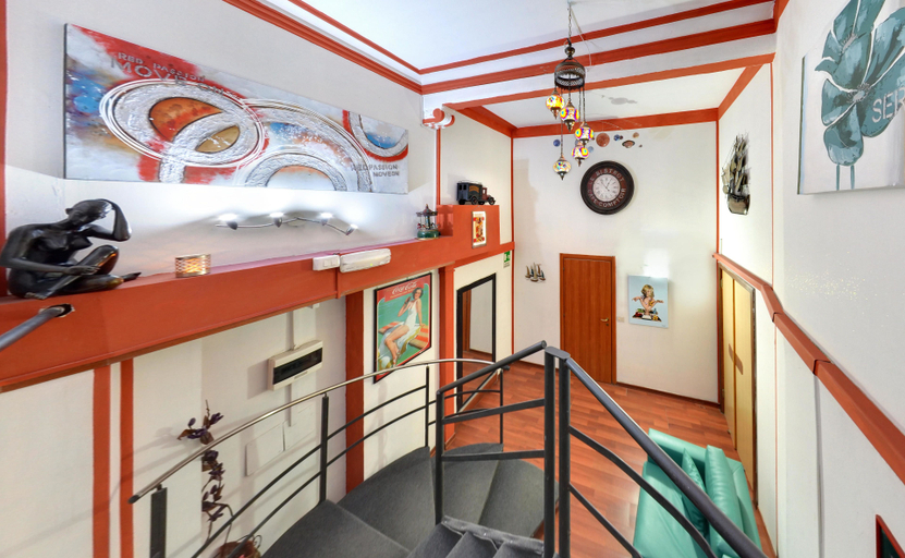 Others 5, Hostel Agata, Palermo