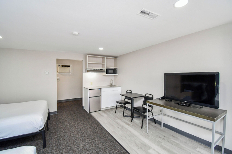 Room 3, Settle Inn, Minnehaha