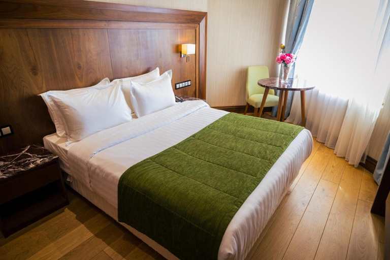 Bedroom 5, Jeddah Grand Hotel, Jeddah