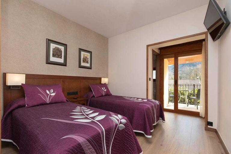 Bedroom 2, Hotel Cinca, Huesca