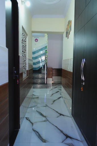 Others 5, walk inn home stay, Agra