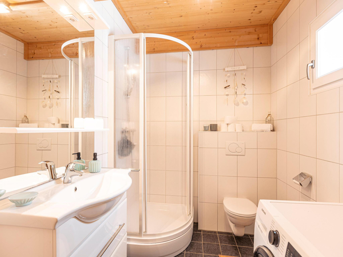Bathroom 4, Charming chalet with terrace, Murau