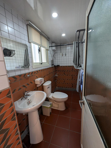 Bathroom 4, Lanshe Gate, Kinmen