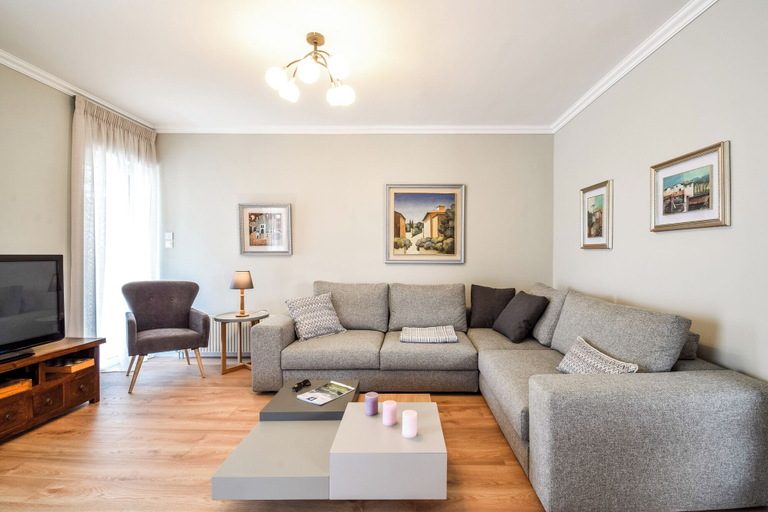 Living area 4, Alimos Luxury 3 Bd Apt w Stunning Views, Attica