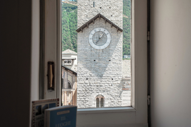 Exterior & Views 2, JOIVY Al Duomo guest house, Como
