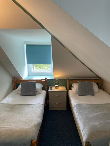 Bedroom 3, OYO No 3, Bath and North East Somerset