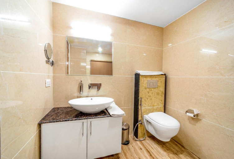 Bathroom 5, Hotel Divine Lakshmi Ganga, Garhwal