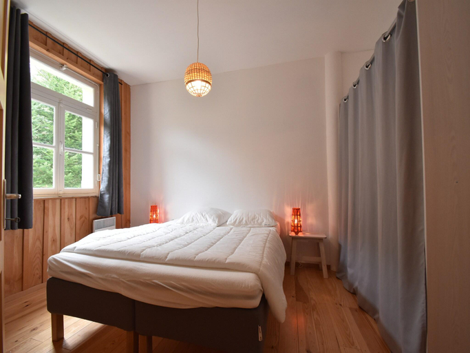 Others 2, Mansion in Cuzy with Shared Pool, Saône-et-Loire
