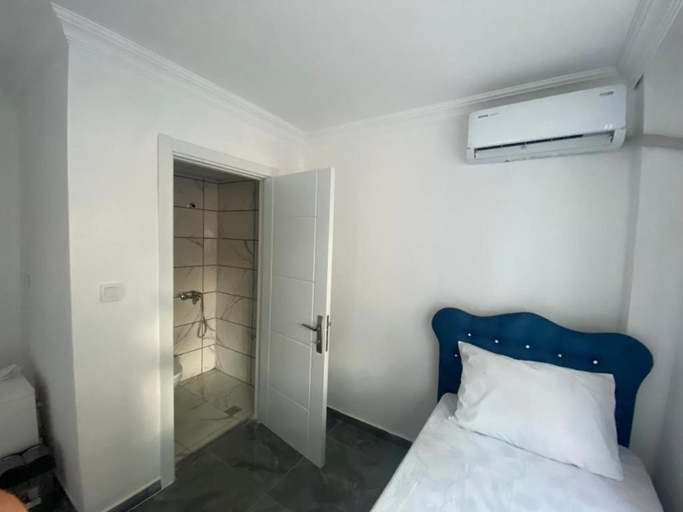 Others 5, centre reach otel, Merkez