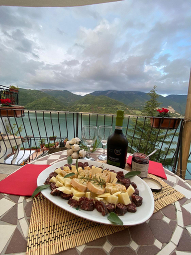 Food & Drinks 5, La Casetta sul Lago, Rieti