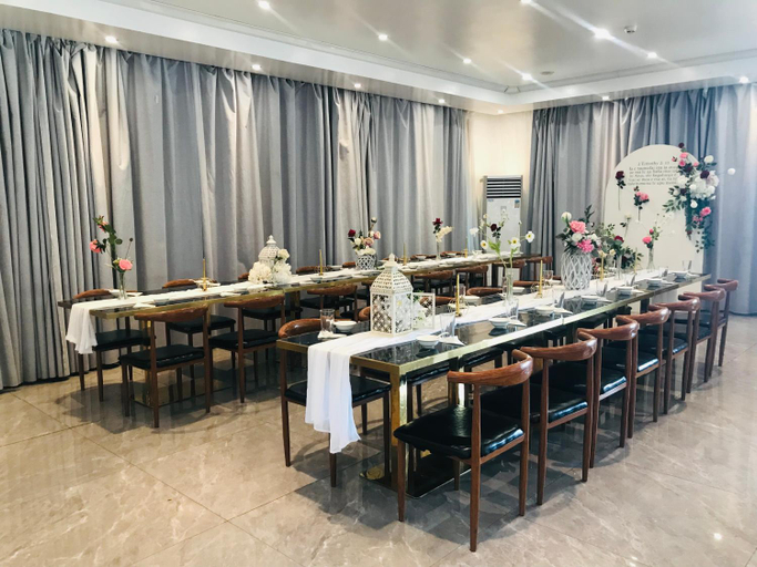 Food & Drinks 5, Tauese Seaview Hotel, Vaimauga West