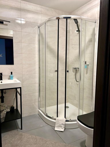 Bathroom 2, Piano, Nowy Sącz City