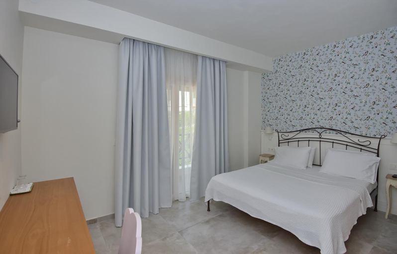 Bedroom 2, Liadromia Hotel, Thessaly