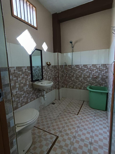 Bathroom 5, Fidodido Guesthouse Jungle trekking, Langkat