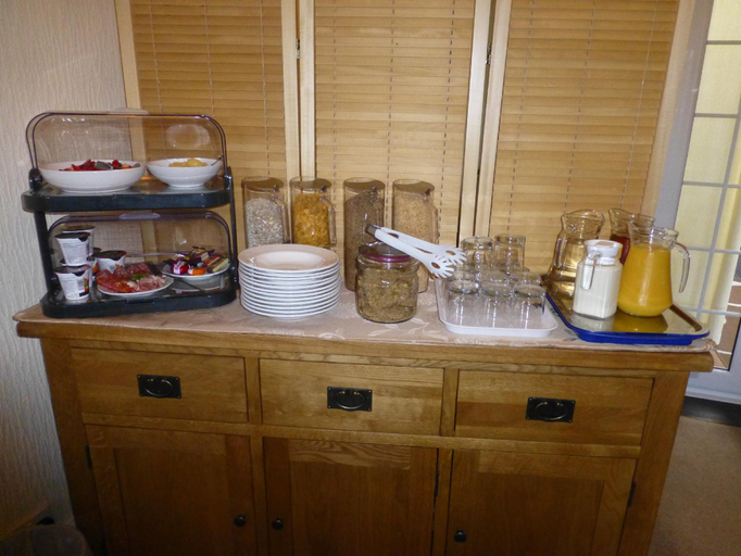 Food & Drinks 5, Bryn Derwen Guest House, Conwy