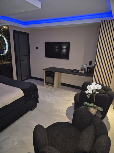 Others 5, Hotel Broer Zus, The Hague