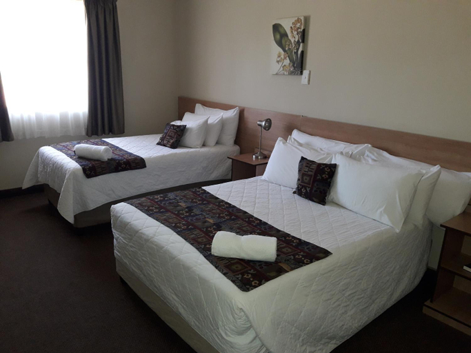 Bedroom 2, Airport Hotel, Frances Baard