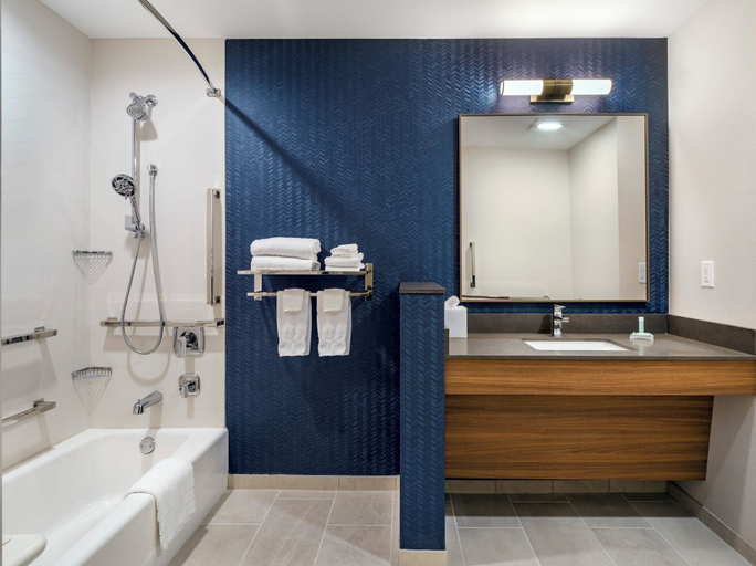 Bathroom 3, Fairfield Inn & Suites Hanford, Kings