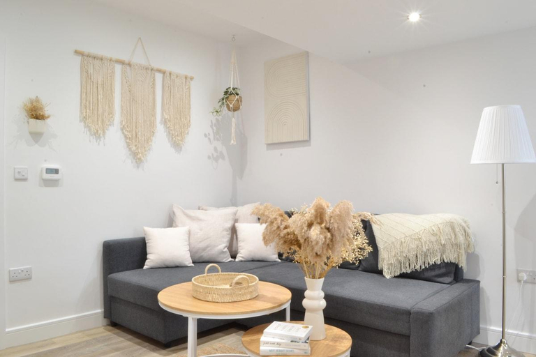 Others 4, New Flat near Luton Airport *FREE Parking*, Luton