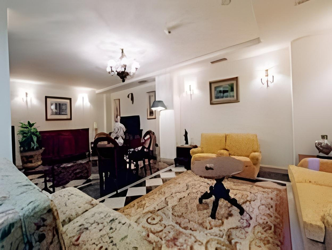 Others 5, Hostal Arriazu, Navarra