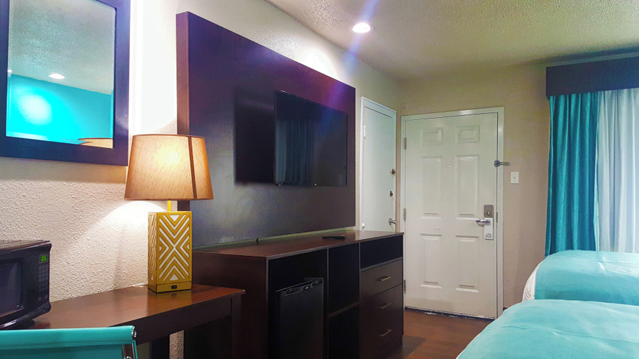 Bedroom 3, Spanish Trails Inn, Webb
