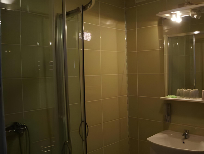 Bathroom, Hotel Marasesti, Busteni