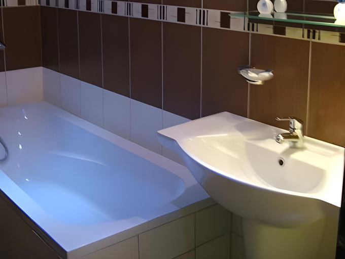 Bathroom 3, Hotel Delta Ognyanovo, Garmen