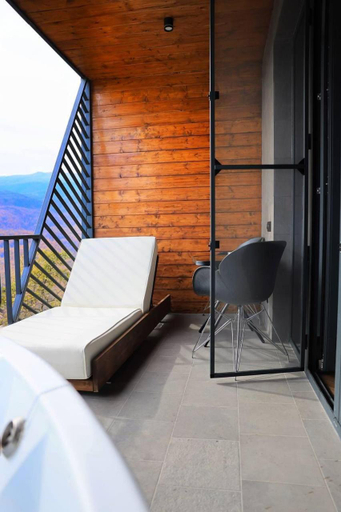 Others 5, Lastiver Resort