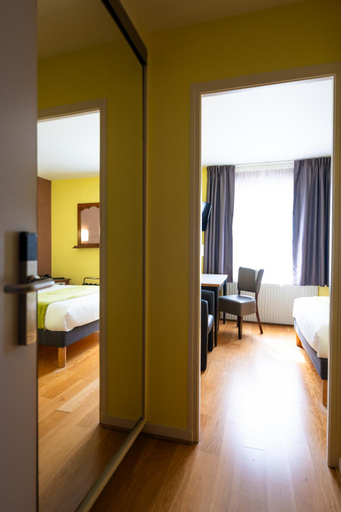 Bedroom 2, Hotel Cheval De Bronze, Vosges