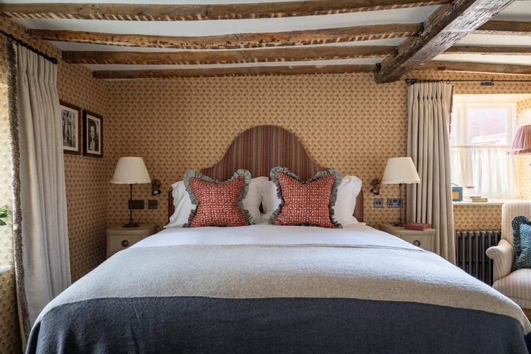 Bedroom 2, The Swan Inn, West Sussex
