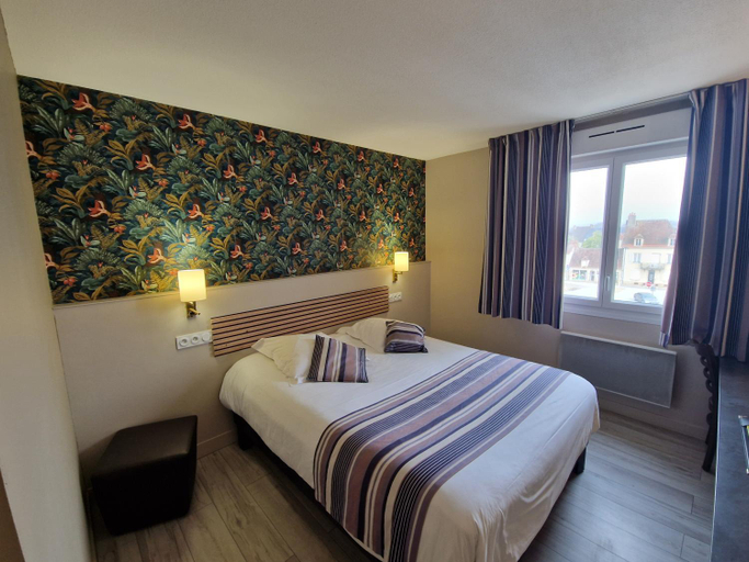 Bedroom 2, Logis Hotel Restaurant l'Amandois, Cher