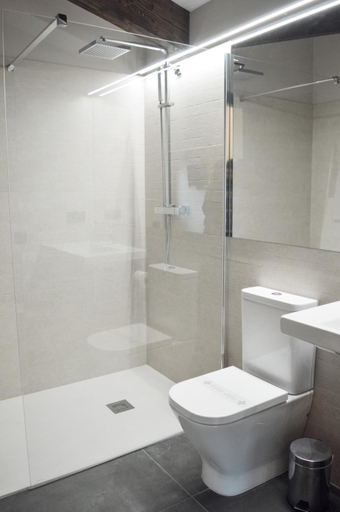 Bathroom 3, Hotel Els Avets de Camprodon, Girona